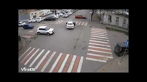 Inconceivable car crash videos - Amazing footage of car accidents that seem impossible